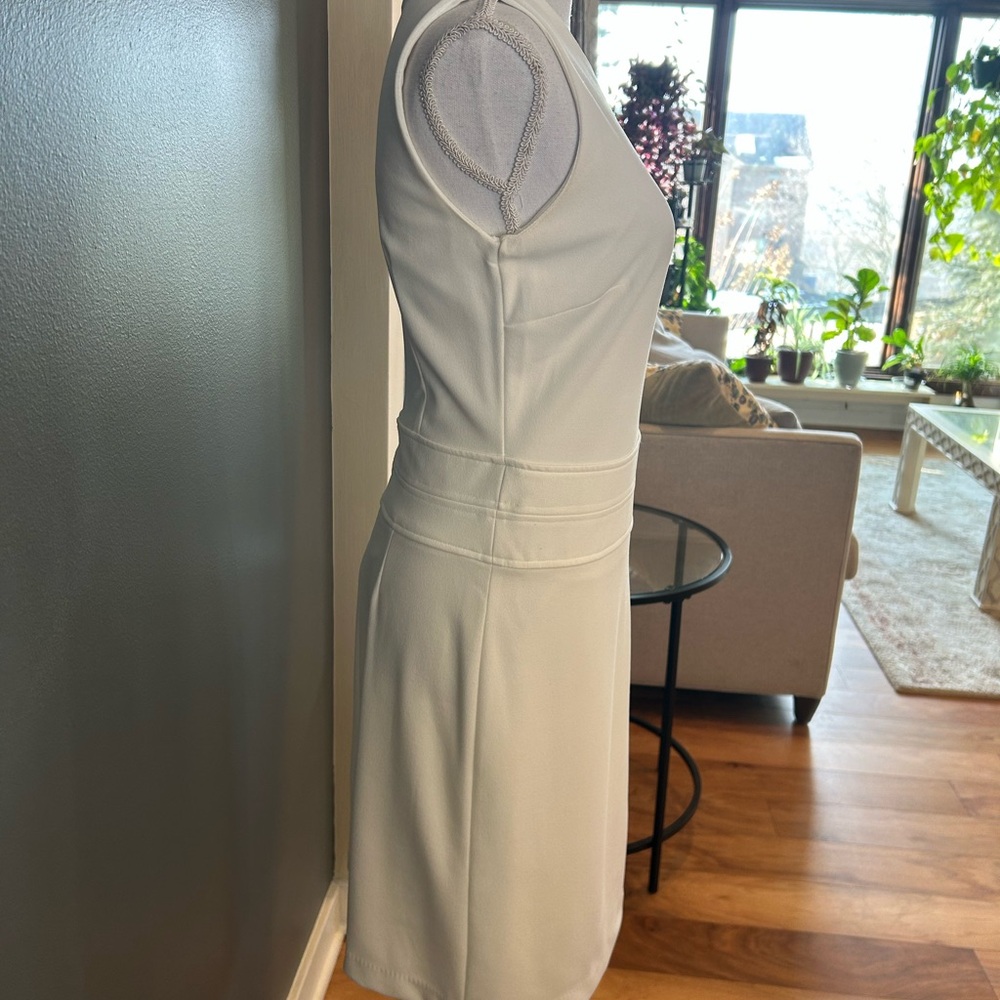 DKNY White Sleeveless Dress~Size 2 - Picture 5 of 7